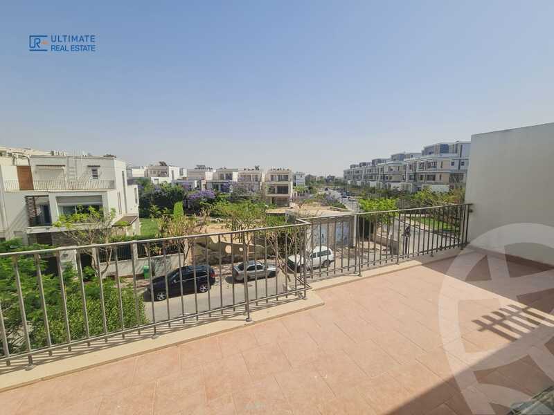https://aqarmap.com.eg/ar/listing/5603087-for-sale-cairo-el-sheikh-zayed-city-compounds-kmbwnd-wyst-twn-swdyk