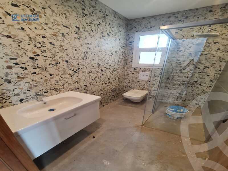https://aqarmap.com.eg/ar/listing/5603087-for-sale-cairo-el-sheikh-zayed-city-compounds-kmbwnd-wyst-twn-swdyk