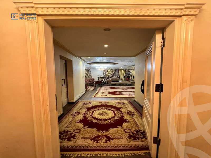 https://aqarmap.com.eg/en/listing/5603468-for-sale-cairo-el-sheikh-zayed-city-compounds-royal-city