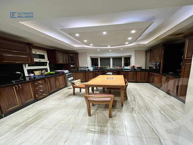 https://aqarmap.com.eg/en/listing/5603468-for-sale-cairo-el-sheikh-zayed-city-compounds-royal-city