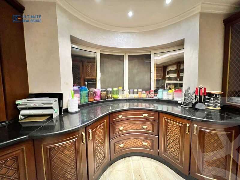 https://aqarmap.com.eg/en/listing/5603468-for-sale-cairo-el-sheikh-zayed-city-compounds-royal-city