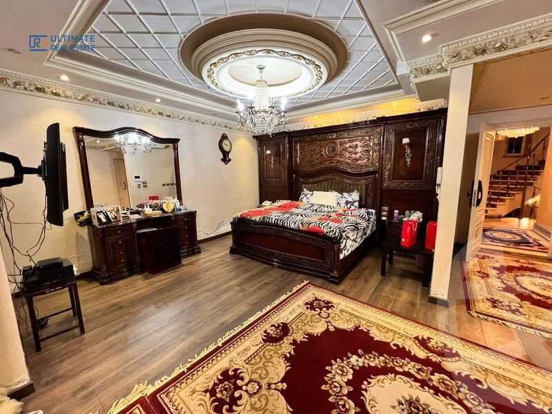 https://aqarmap.com.eg/en/listing/5603468-for-sale-cairo-el-sheikh-zayed-city-compounds-royal-city