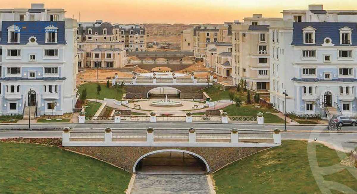 https://aqarmap.com.eg/ar/listing/5622696-for-sale-cairo-new-cairo-compounds-mountain-view-hyde-park