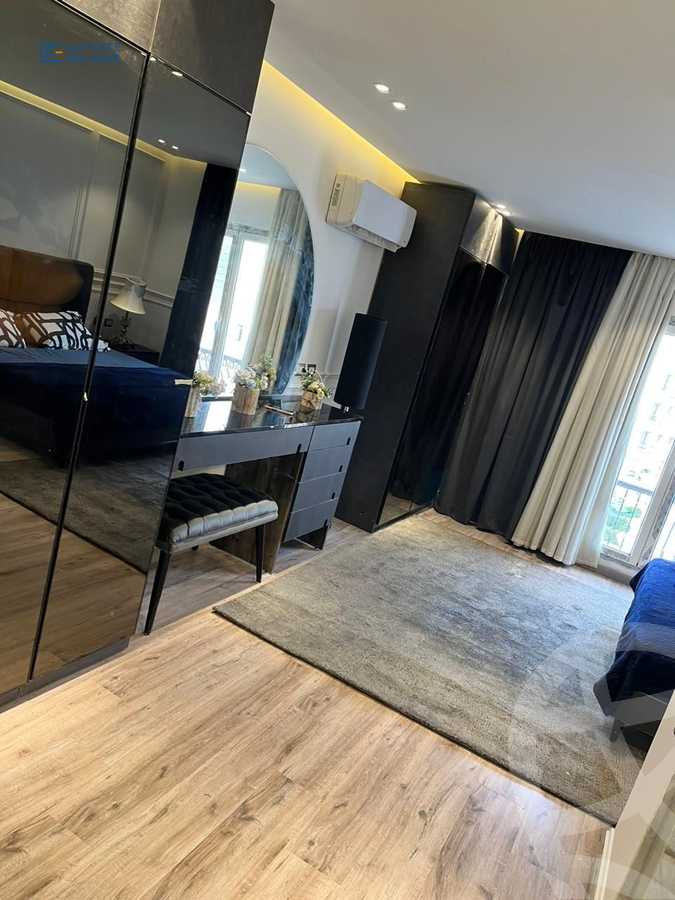 https://aqarmap.com.eg/en/listing/5622726-for-sale-cairo-new-cairo-compounds-mountain-view-hyde-park