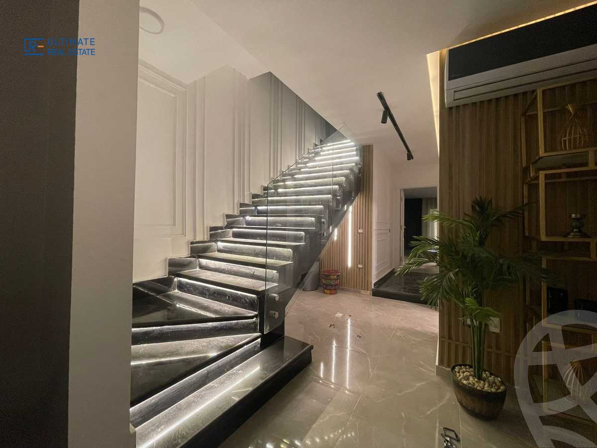 https://aqarmap.com.eg/en/listing/5622726-for-sale-cairo-new-cairo-compounds-mountain-view-hyde-park