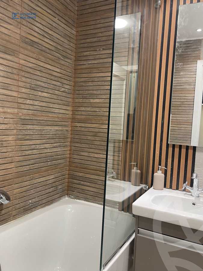 https://aqarmap.com.eg/en/listing/5622726-for-sale-cairo-new-cairo-compounds-mountain-view-hyde-park