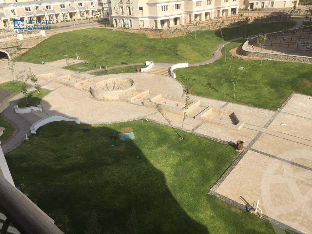 https://aqarmap.com.eg/ar/listing/5622753-for-sale-cairo-new-cairo-compounds-mountain-view-hyde-park