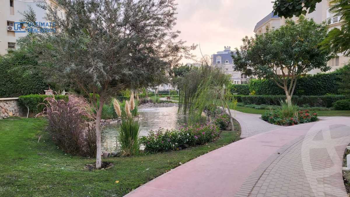 https://aqarmap.com.eg/ar/listing/5643948-for-sale-cairo-new-cairo-compounds-mountain-view-hyde-park