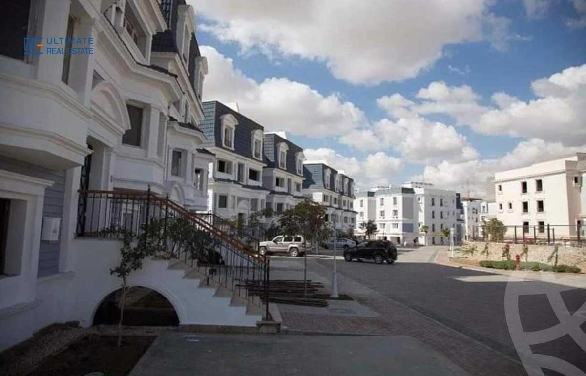 https://aqarmap.com.eg/ar/listing/5734552-for-sale-cairo-new-cairo-compounds-mountain-view-hyde-park