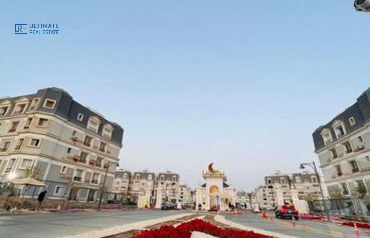 https://aqarmap.com.eg/en/listing/5885123-for-sale-cairo-new-cairo-compounds-mountain-view-hyde-park