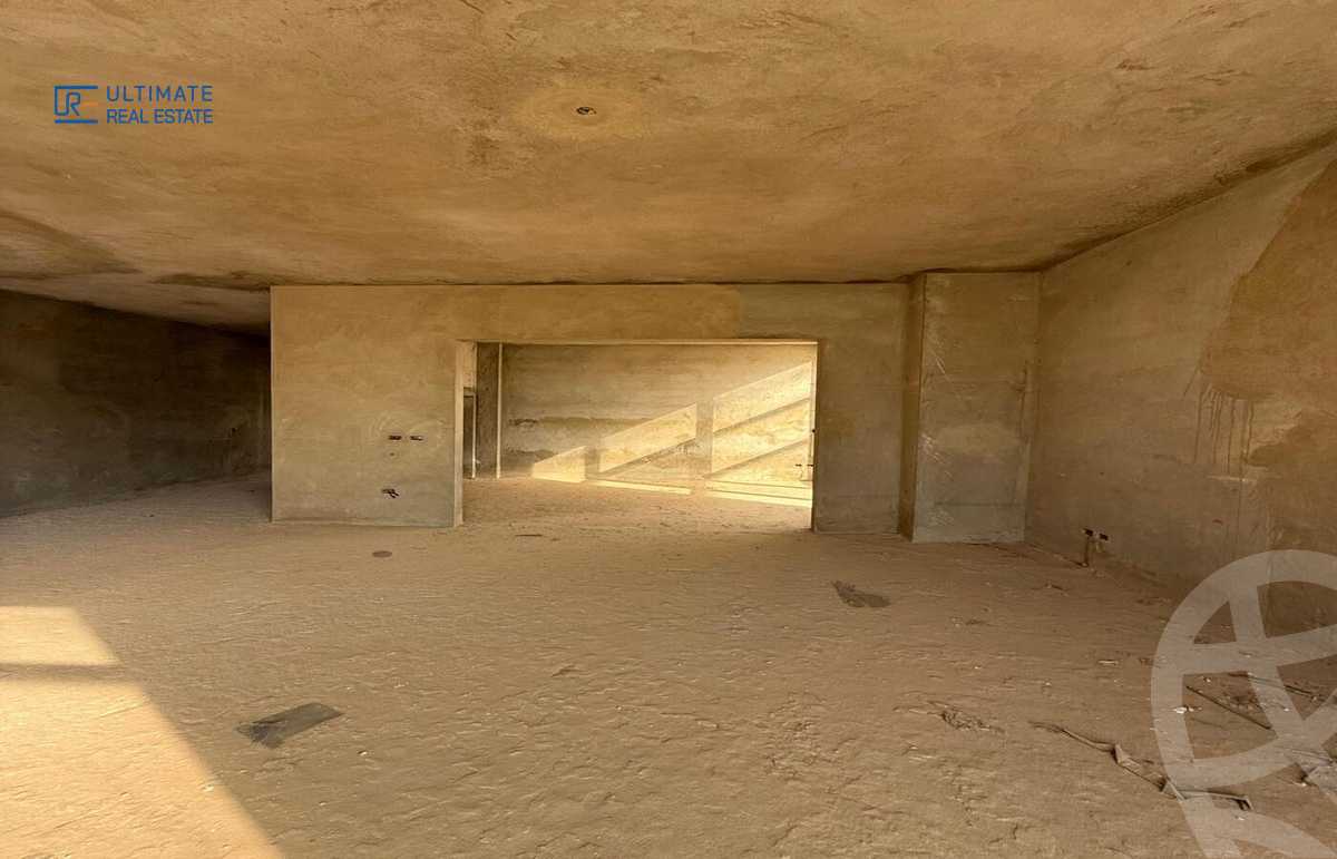 https://aqarmap.com.eg/ar/listing/5959880-for-sale-cairo-el-sheikh-zayed-city-compounds-kmbwnd-ljry-swdyk