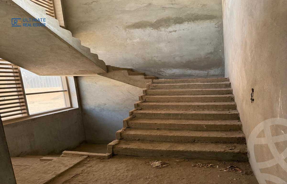 https://aqarmap.com.eg/ar/listing/5959880-for-sale-cairo-el-sheikh-zayed-city-compounds-kmbwnd-ljry-swdyk