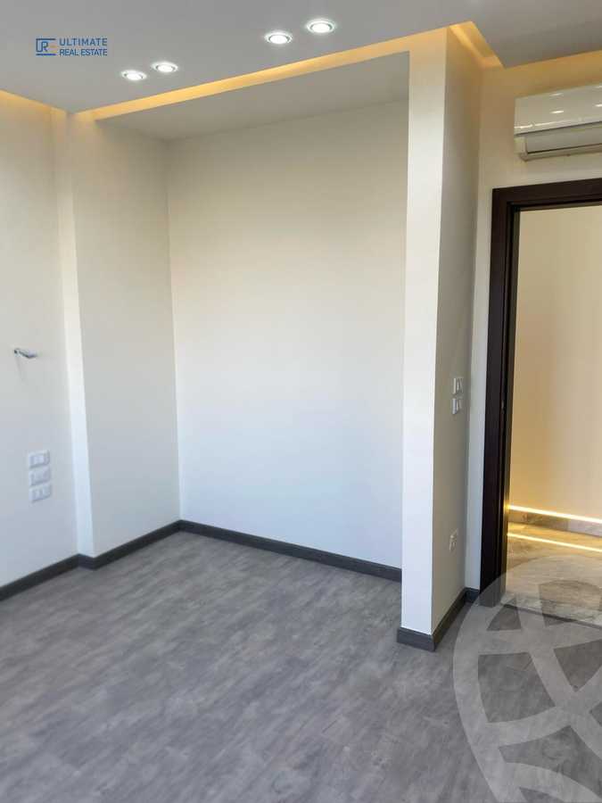 https://aqarmap.com.eg/ar/listing/6106792-for-rent-cairo-new-cairo-compounds-mountain-view-hyde-park