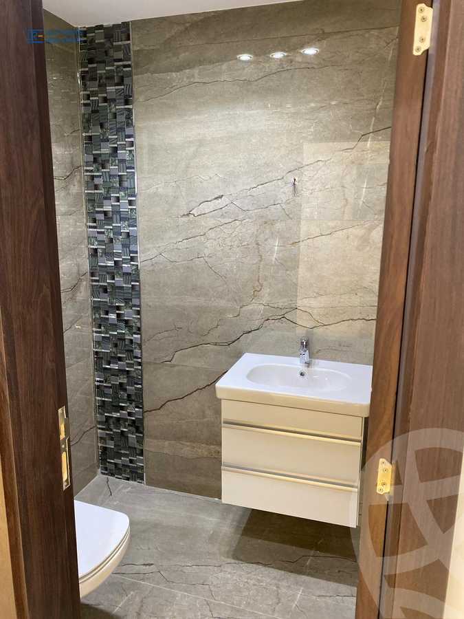 https://aqarmap.com.eg/ar/listing/6106792-for-rent-cairo-new-cairo-compounds-mountain-view-hyde-park