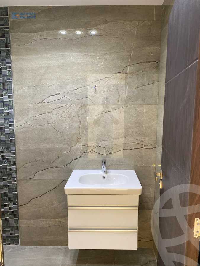 https://aqarmap.com.eg/ar/listing/6106792-for-rent-cairo-new-cairo-compounds-mountain-view-hyde-park
