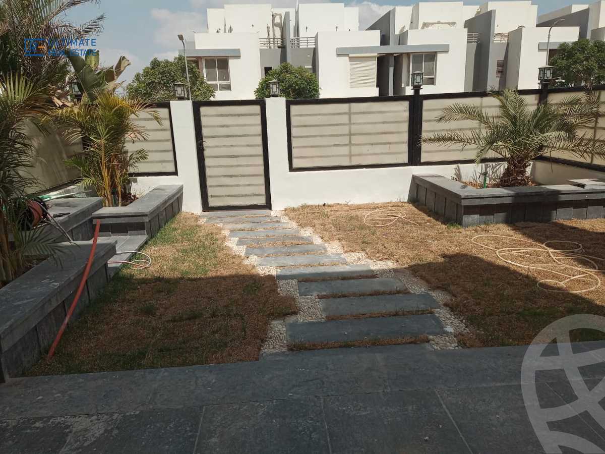 https://aqarmap.com.eg/ar/listing/6208852-for-rent-cairo-new-cairo-compounds-hyde-park-centre-ville-hyde-park