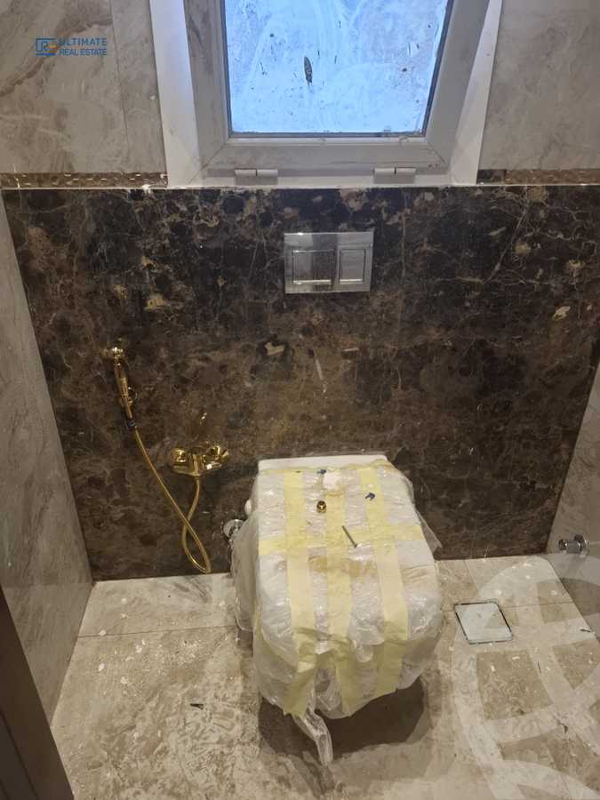 https://aqarmap.com.eg/ar/listing/6208852-for-rent-cairo-new-cairo-compounds-hyde-park-centre-ville-hyde-park