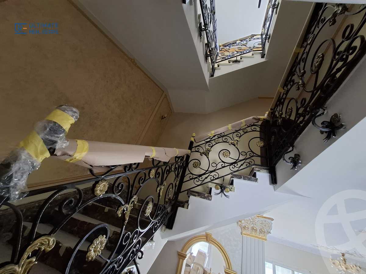https://aqarmap.com.eg/ar/listing/6208852-for-rent-cairo-new-cairo-compounds-hyde-park-centre-ville-hyde-park