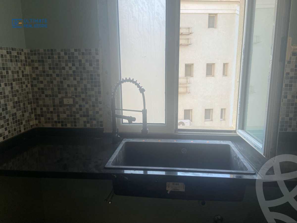 https://aqarmap.com.eg/en/listing/6216365-for-rent-cairo-new-cairo-compounds-mountain-view-hyde-park