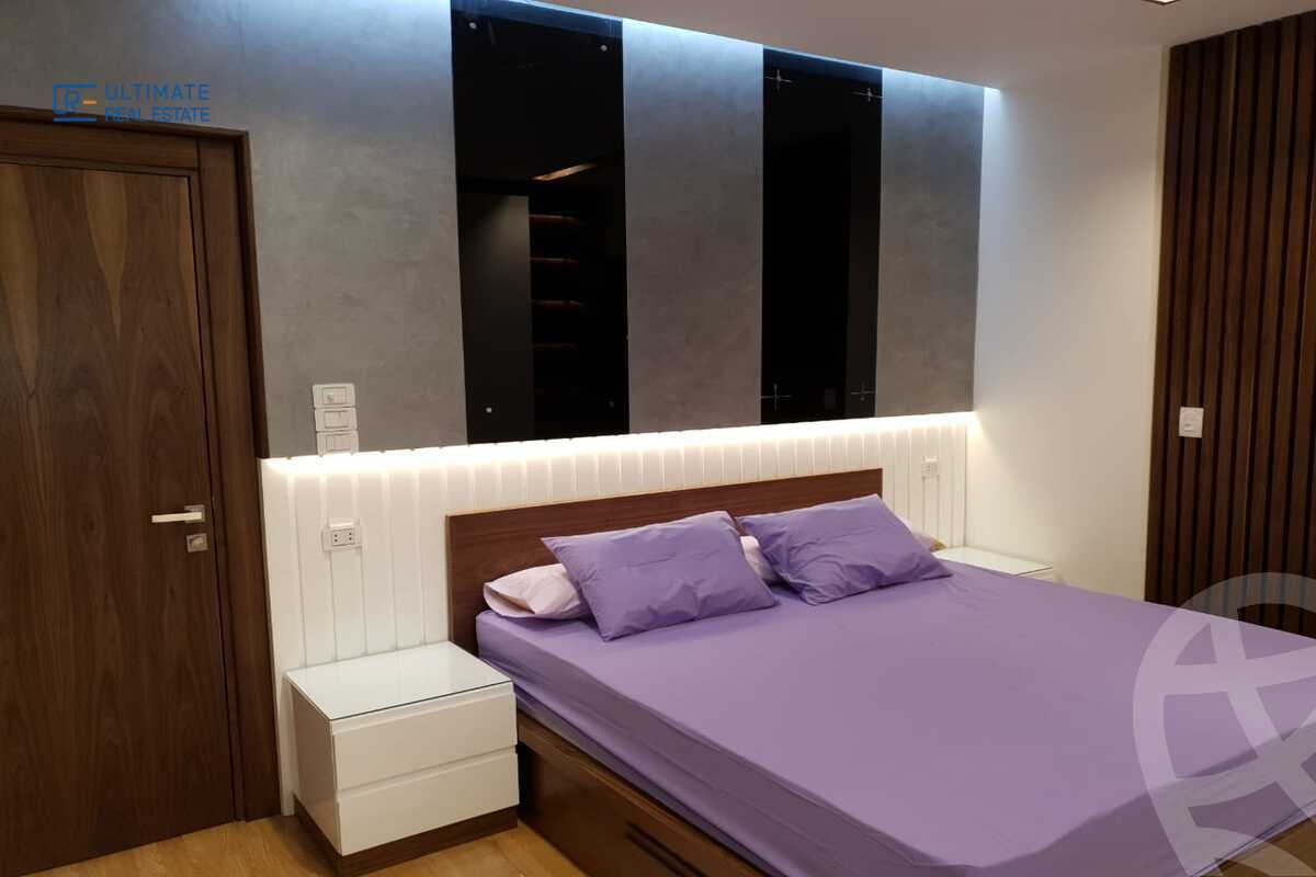 https://aqarmap.com.eg/ar/listing/6237695-for-rent-cairo-new-cairo-compounds-hyde-park-centre-ville-hyde-park