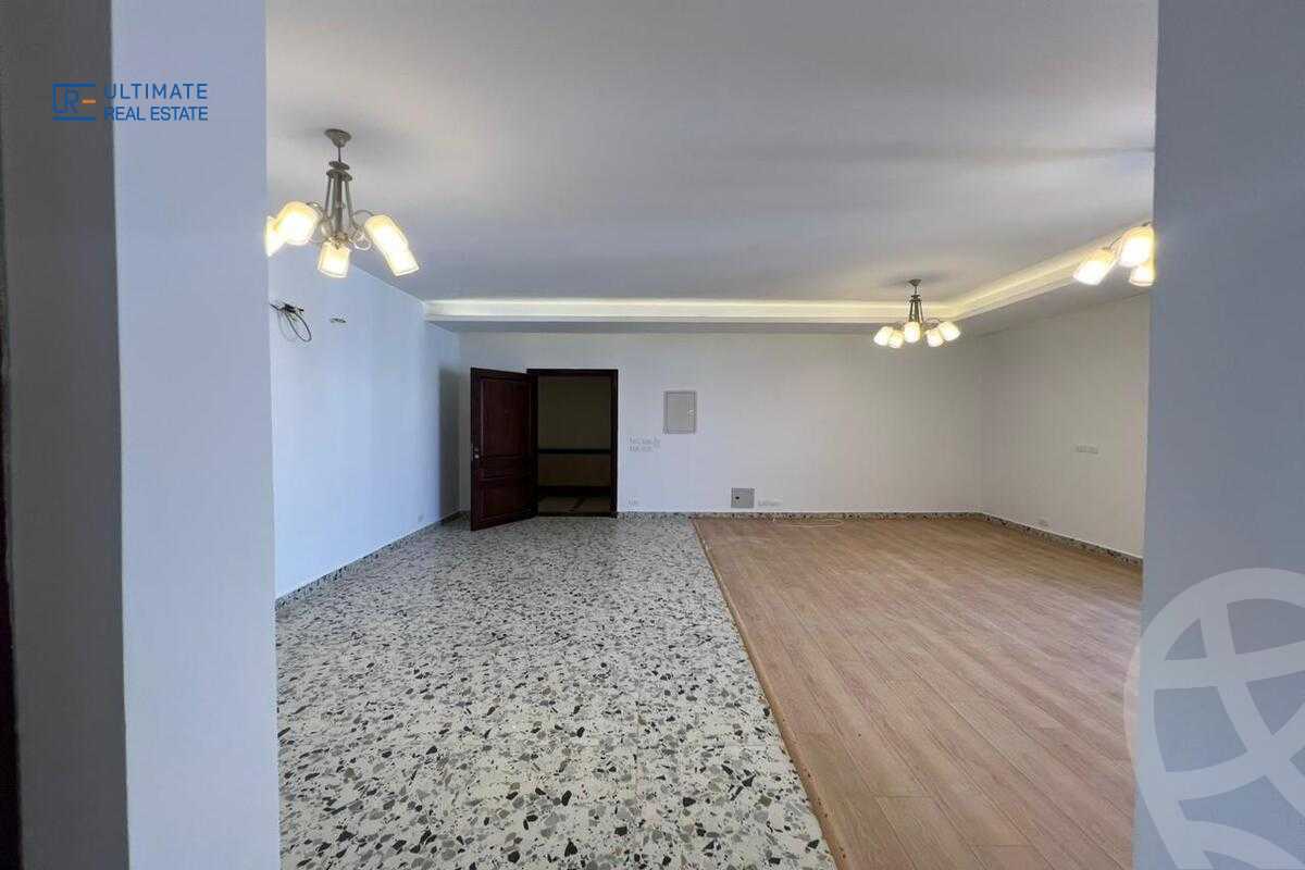https://aqarmap.com.eg/ar/listing/6279808-for-rent-cairo-new-cairo-compounds-hyde-park-centre-ville-hyde-park