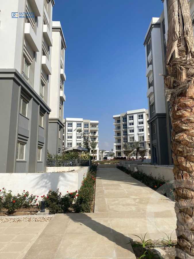 https://aqarmap.com.eg/ar/listing/5957563-for-sale-cairo-new-cairo-compounds-hyde-park-park-corner-hyde-park
