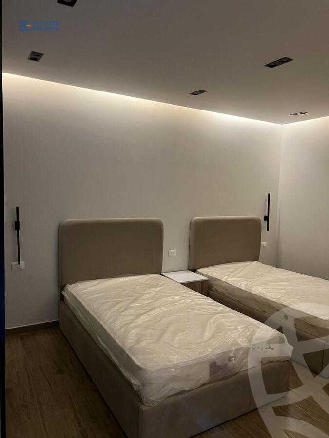 https://aqarmap.com.eg/ar/listing/6312816-for-rent-cairo-new-cairo-compounds-hyde-park-centre-ville-hyde-park