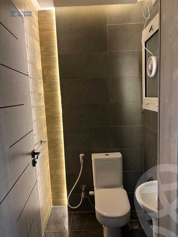 https://aqarmap.com.eg/ar/listing/6312816-for-rent-cairo-new-cairo-compounds-hyde-park-centre-ville-hyde-park