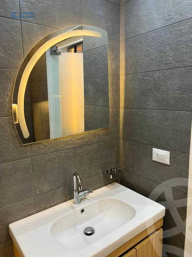 https://aqarmap.com.eg/ar/listing/6312816-for-rent-cairo-new-cairo-compounds-hyde-park-centre-ville-hyde-park