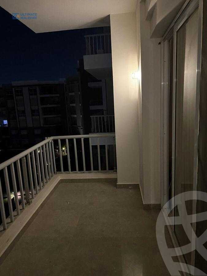https://aqarmap.com.eg/ar/listing/6312816-for-rent-cairo-new-cairo-compounds-hyde-park-centre-ville-hyde-park