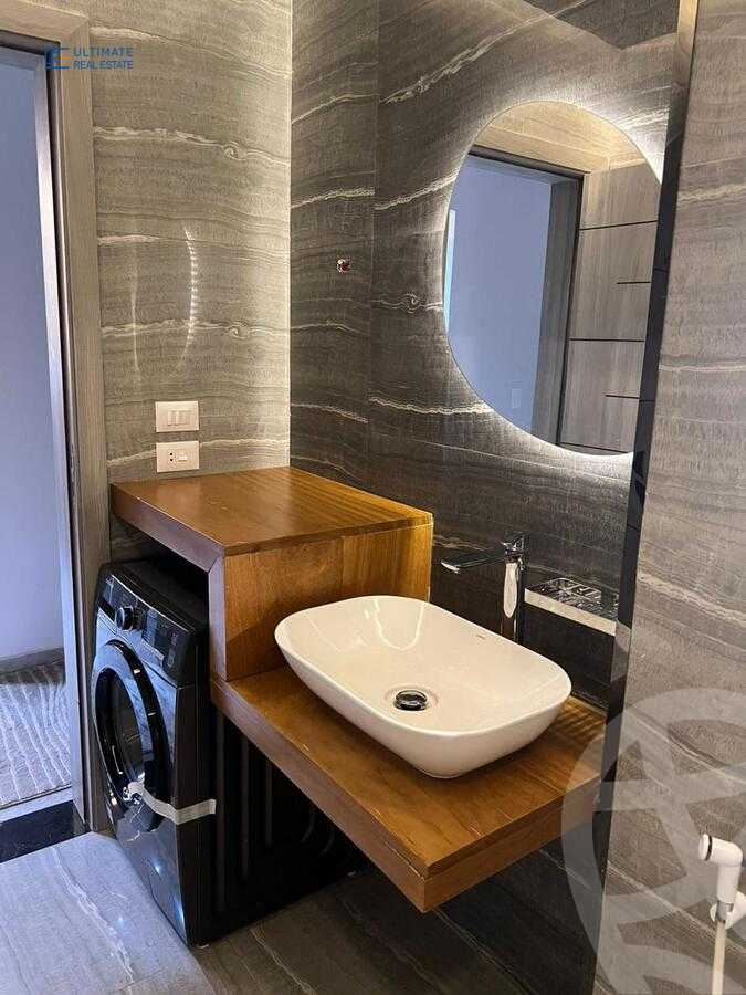 https://aqarmap.com.eg/ar/listing/6312816-for-rent-cairo-new-cairo-compounds-hyde-park-centre-ville-hyde-park