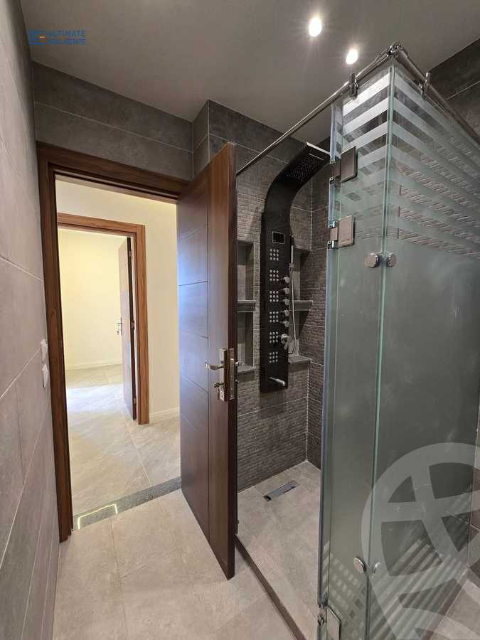 https://aqarmap.com.eg/ar/listing/6356246-for-rent-cairo-new-cairo-compounds-hyde-park-centre-ville-hyde-park