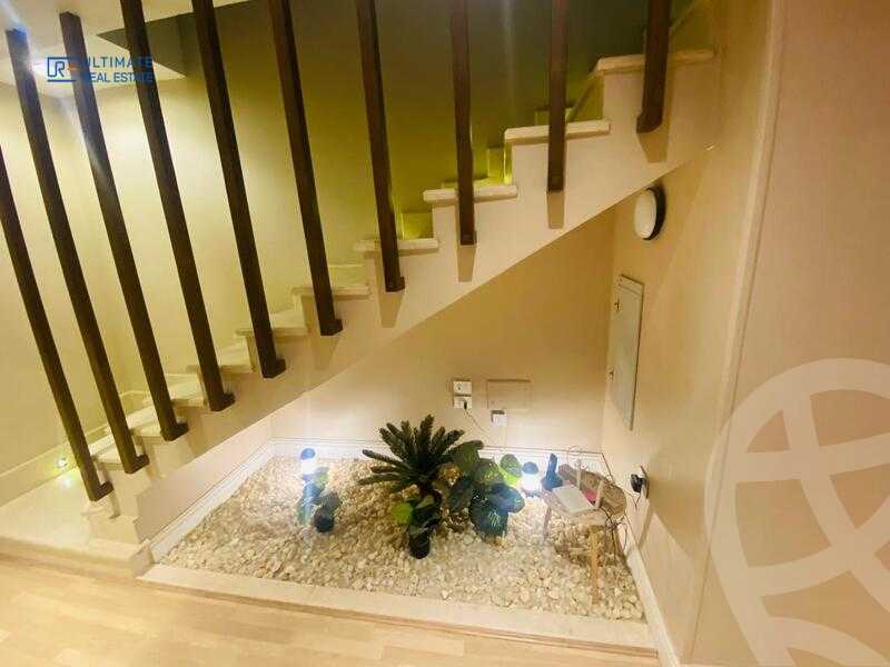 https://aqarmap.com.eg/ar/listing/6356748-for-sale-cairo-new-cairo-compounds-mountain-view-hyde-park
