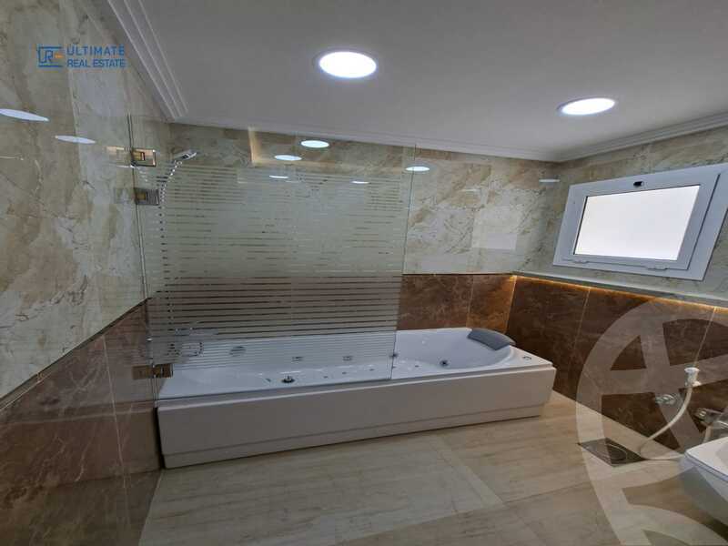 https://aqarmap.com.eg/ar/listing/6385267-for-rent-cairo-new-cairo-compounds-hyde-park-centre-ville-hyde-park