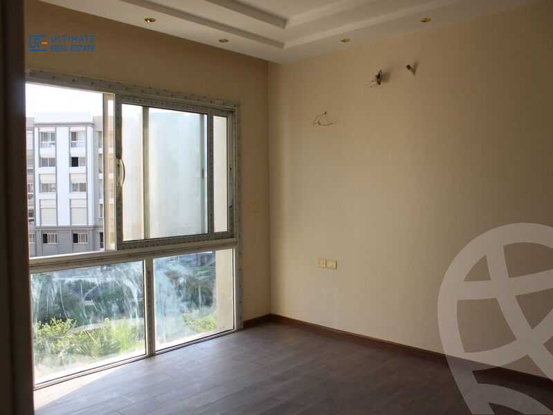 https://aqarmap.com.eg/en/listing/6542774-for-rent-cairo-new-cairo-compounds-hyde-park-centre-ville-hyde-park
