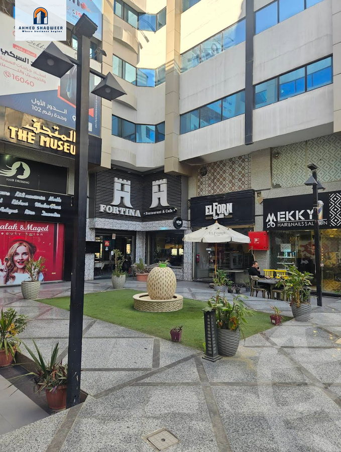 https://aqarmap.com.eg/en/listing/6373431-for-sale-cairo-el-sheikh-zayed-city-shr-lshbb