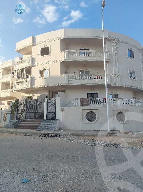 https://aqarmap.com.eg/en/listing/6557161-for-sale-cairo-el-sheikh-zayed-city-el-hay-el-thaleth-ashaer-area-3-el-salam-st