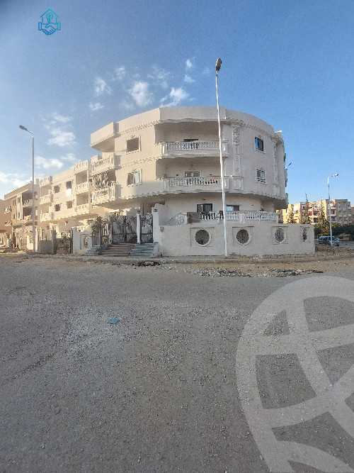 https://aqarmap.com.eg/en/listing/6557161-for-sale-cairo-el-sheikh-zayed-city-el-hay-el-thaleth-ashaer-area-3-el-salam-st
