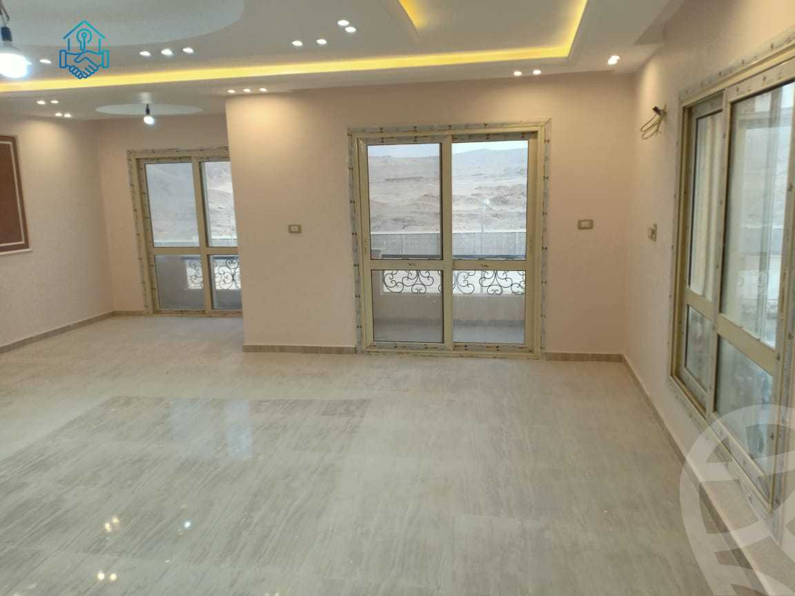 https://aqarmap.com.eg/ar/listing/6582213-for-rent-cairo-el-sheikh-zayed-city-compounds-el-khamayel